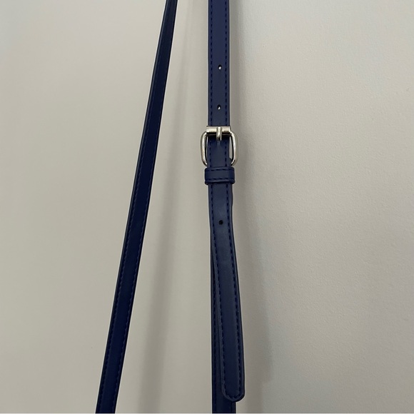 Urban Outfitters | faux suede navy bucket bag - Picture 3 of 6
